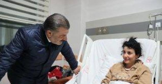 Sağlık Bakanı Koca, Hatay’daki Yaralı Depremzedeleri Ziyaret Etti